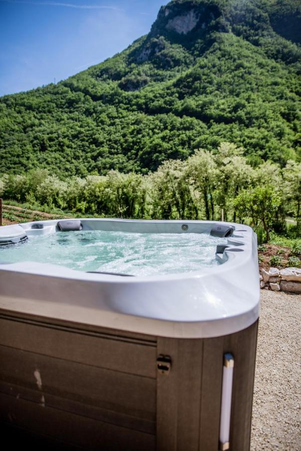 Agriturismo Le Due Querce チェッレート・ディ・スポレート エクステリア 写真